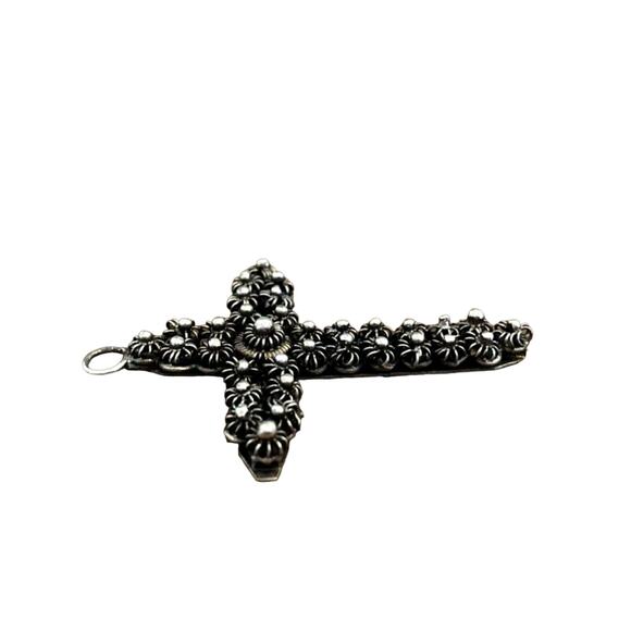 VTG. 90s Oxidized Sterling Silver Cross Charm, beautifully crafted, stamped 925 - Picture 2 of 4